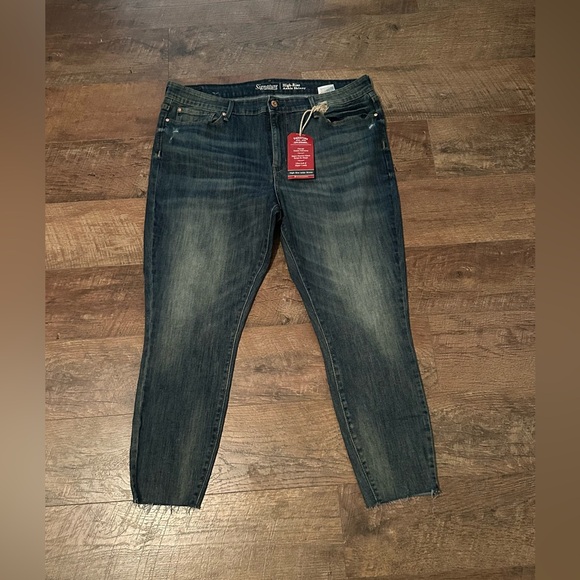 Signature Denim - Levi Strauss Signature Blue Jeans